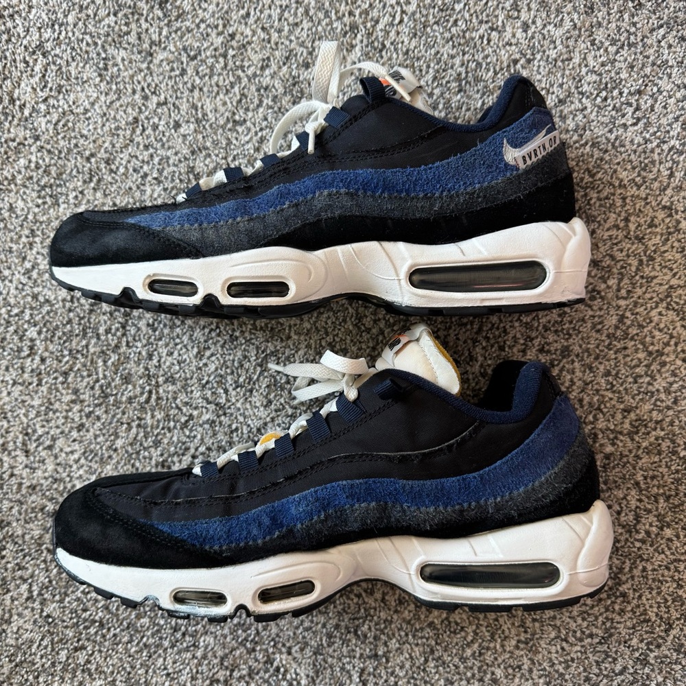 Nike Air Max 95 Black and Blue Sneakers Run Club